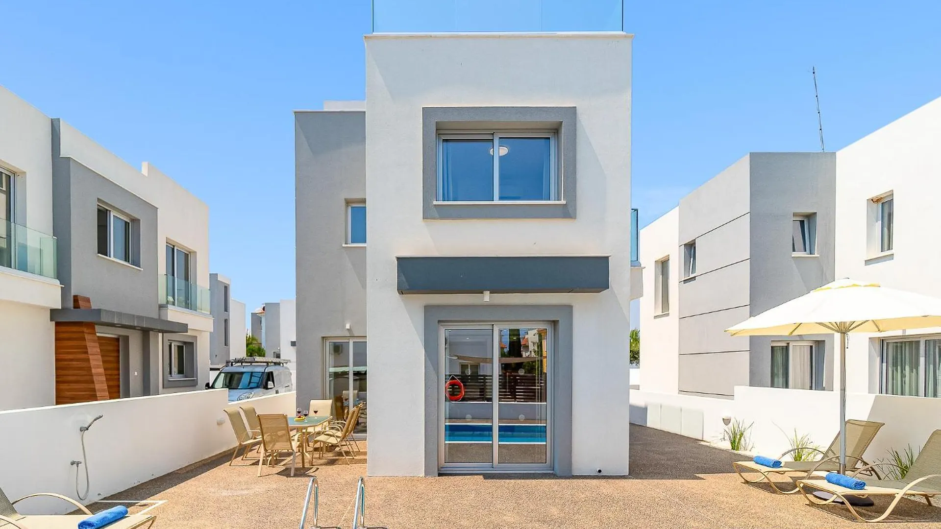 Villa Seabreeze Artemis By Ezoria Villas Protaras